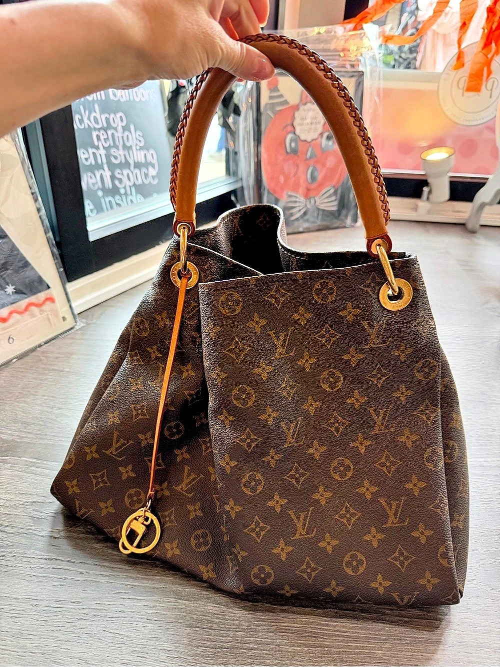 Louis Vuitton artsy Hobo Monogram Shoulder Bag Brown